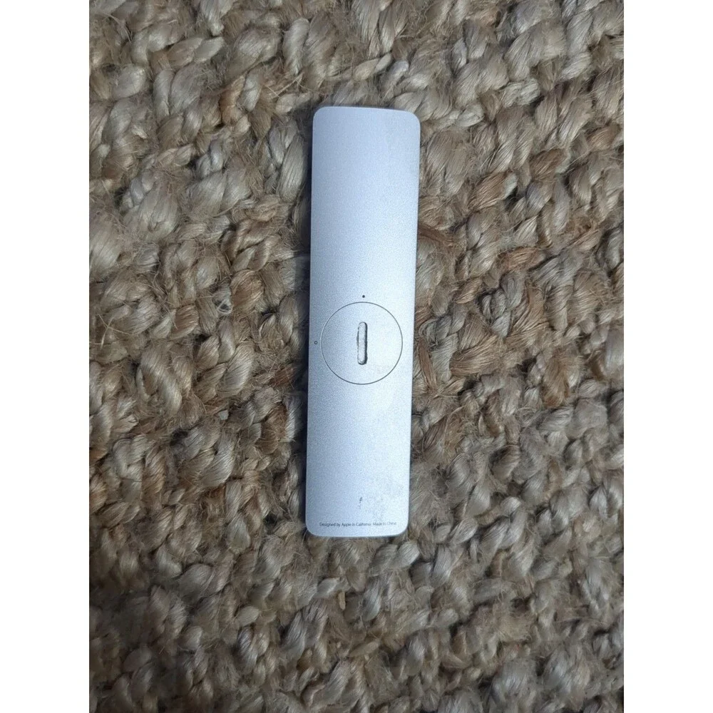 Apple TV 3rd Generation Model A1469 Includes Power Cable HDMI Cable And Remote